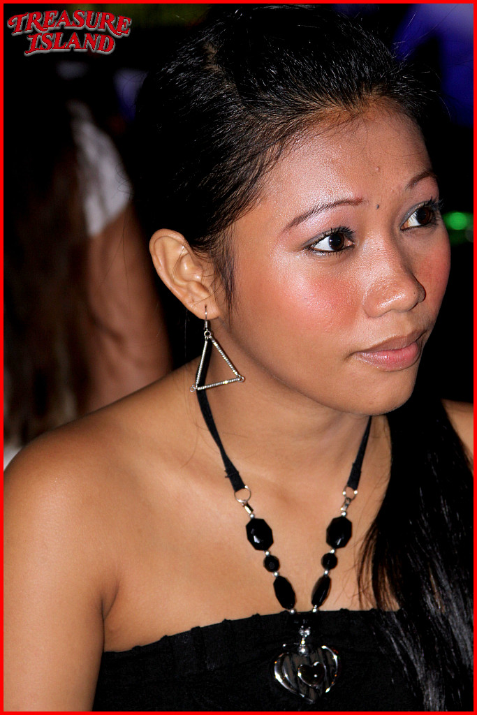 Filipina Dancer